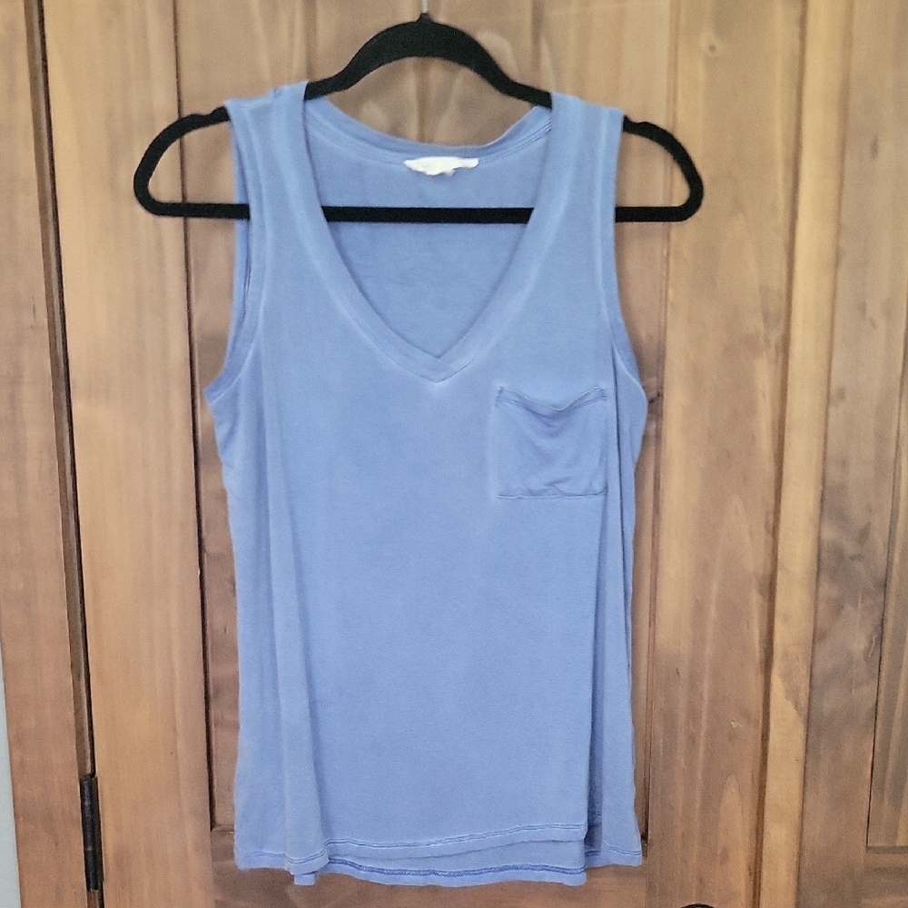 Elegant Lavender V-Neck Tank Top